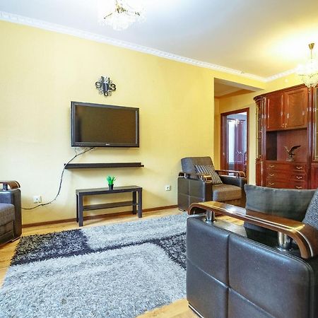 Two Bedroom Apartment On Syganak Street 64-1 Астана Экстерьер фото