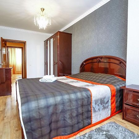 Two Bedroom Apartment On Syganak Street 64-1 Астана Экстерьер фото