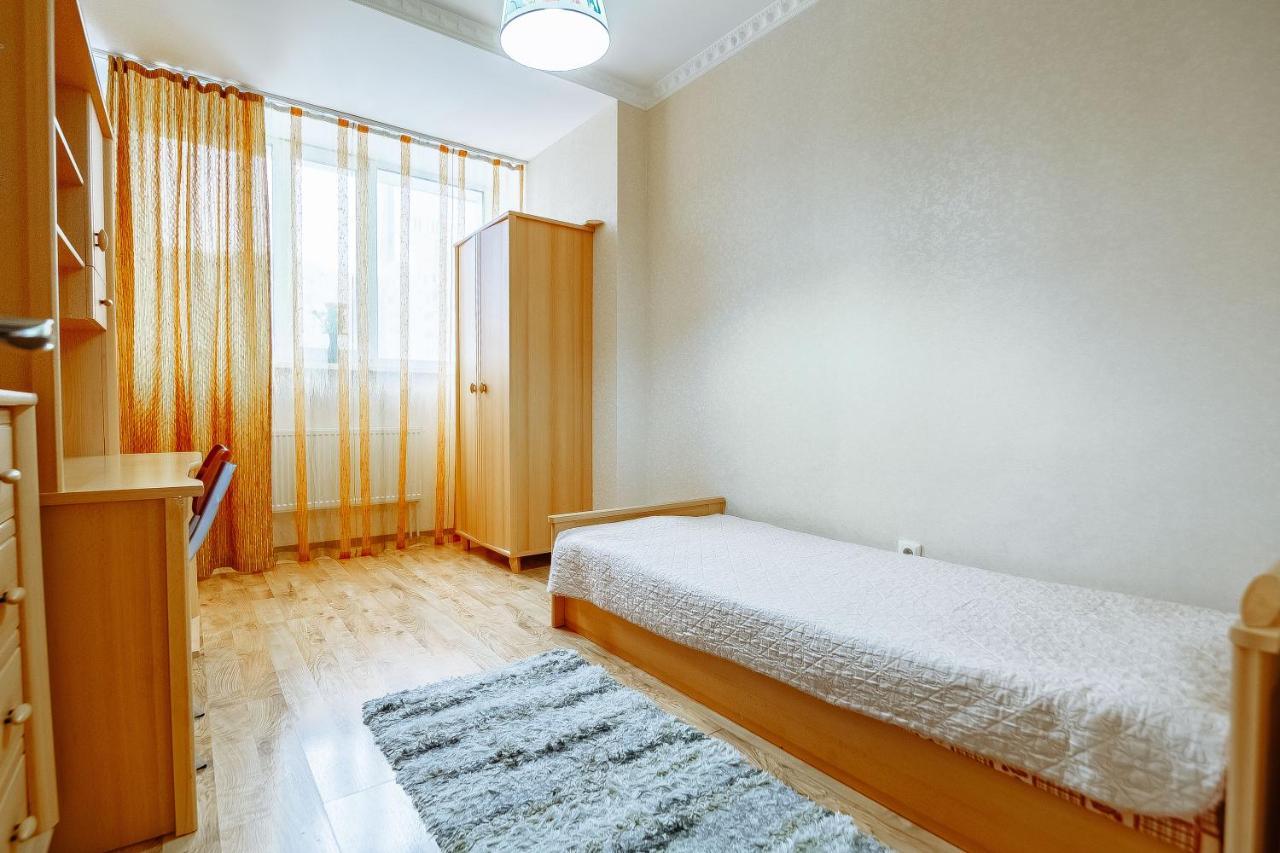 Two Bedroom Apartment On Syganak Street 64-1 Астана Экстерьер фото